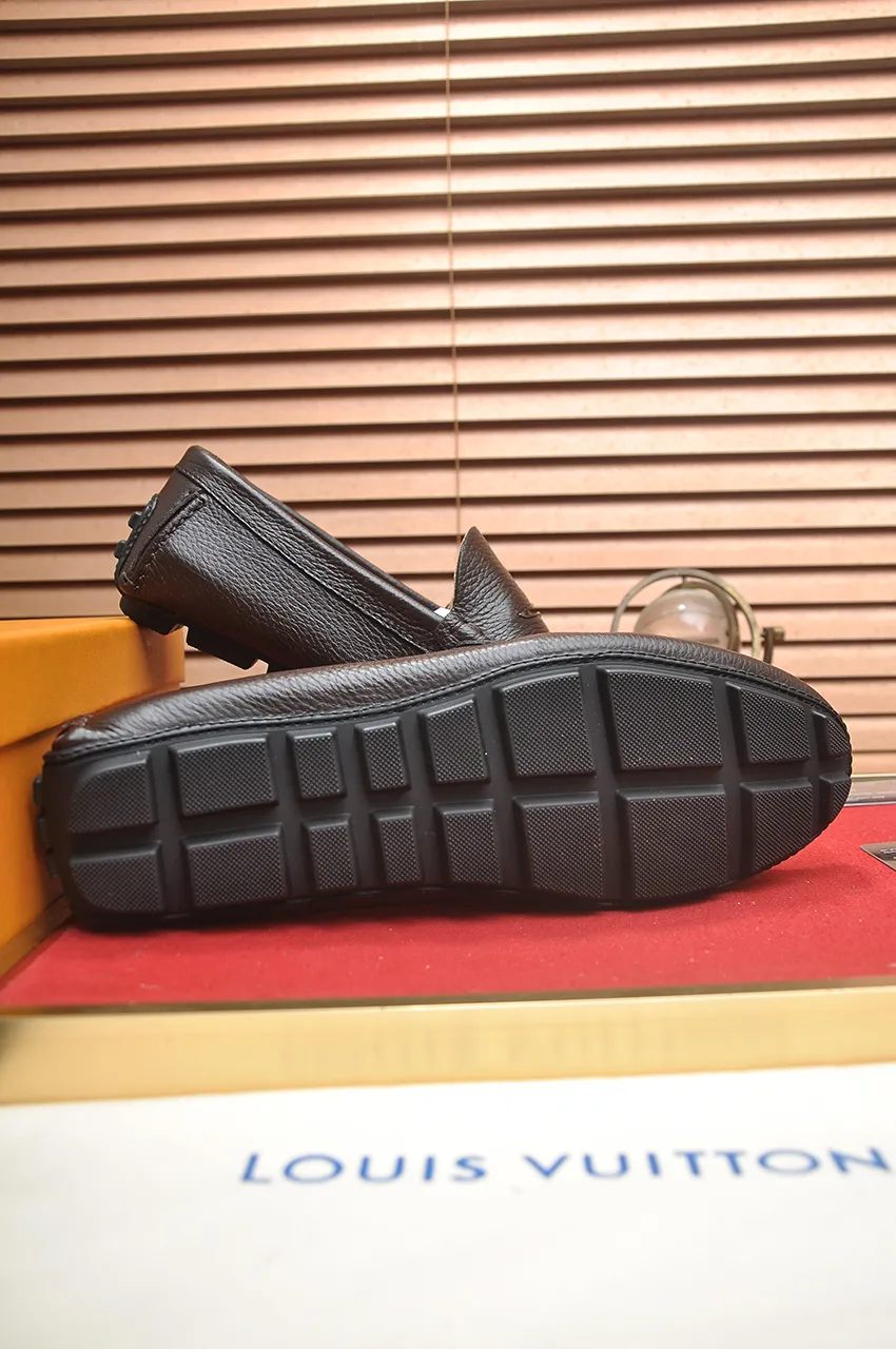 Men's men's shoes 💰420💶 [LV Doudou shoes] (water-dyed cowhide lining) new model is on the market, available on the official website. The new Doudou shoes are processed into single-color materials, and the uppers are made of imported horsehide leather. The body of the shoe is fully hemmed with mark thread, and is lined with imported original cowhide leather. The elegant shoe shape is super suitable for all-matching, and the size is 38-44.